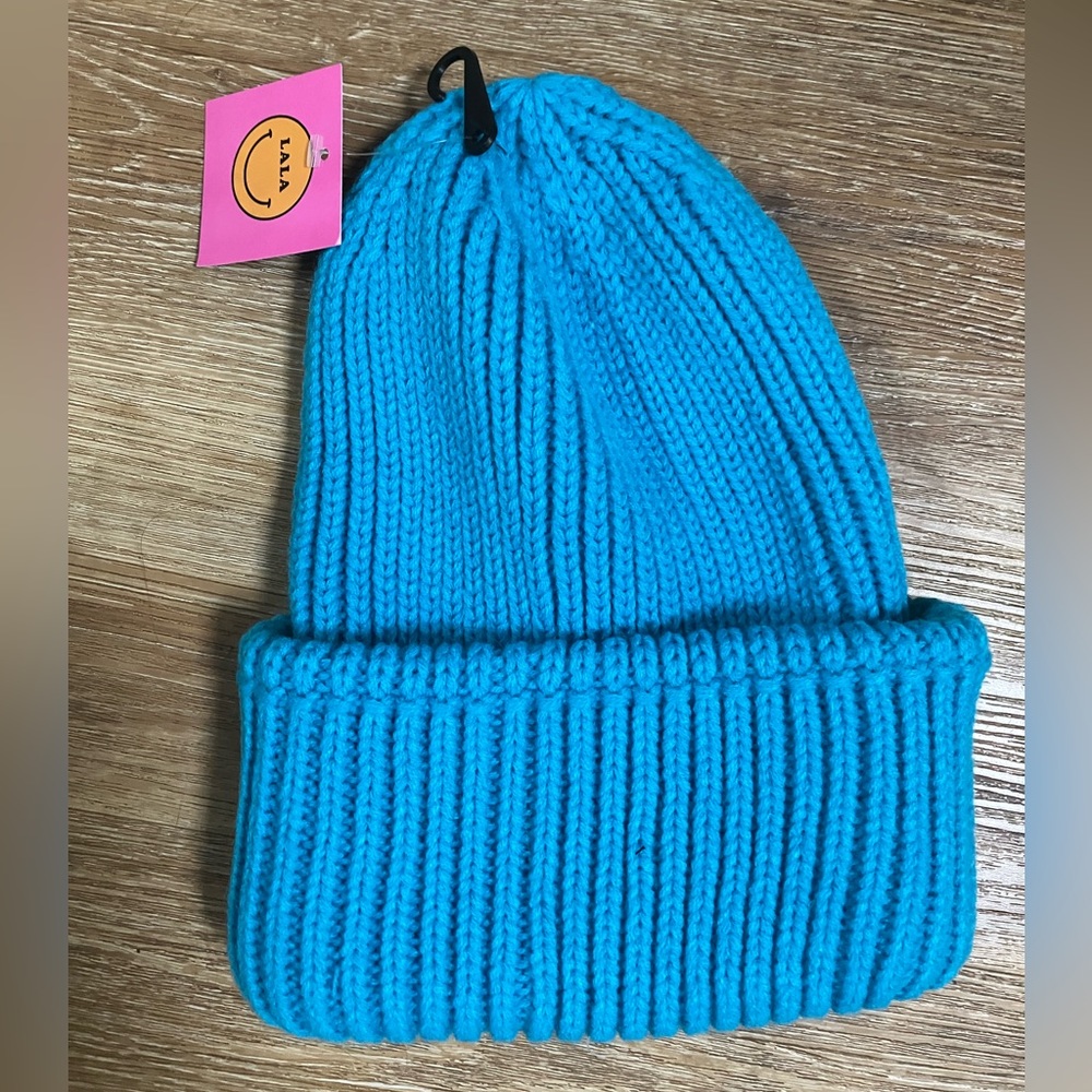 LALA beanie hat in electric blue